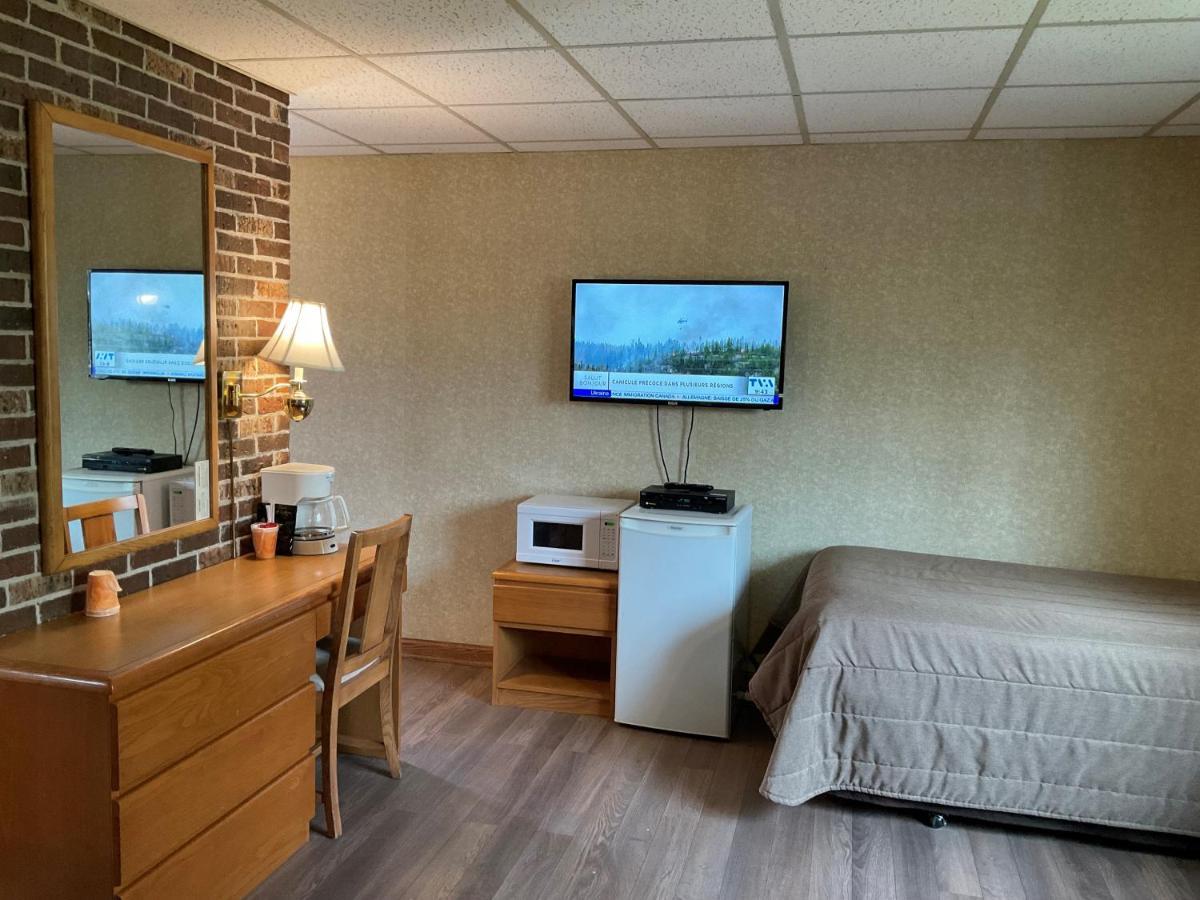 Motel & Hotel La Paysanne Σέρμπρουκ Εξωτερικό φωτογραφία