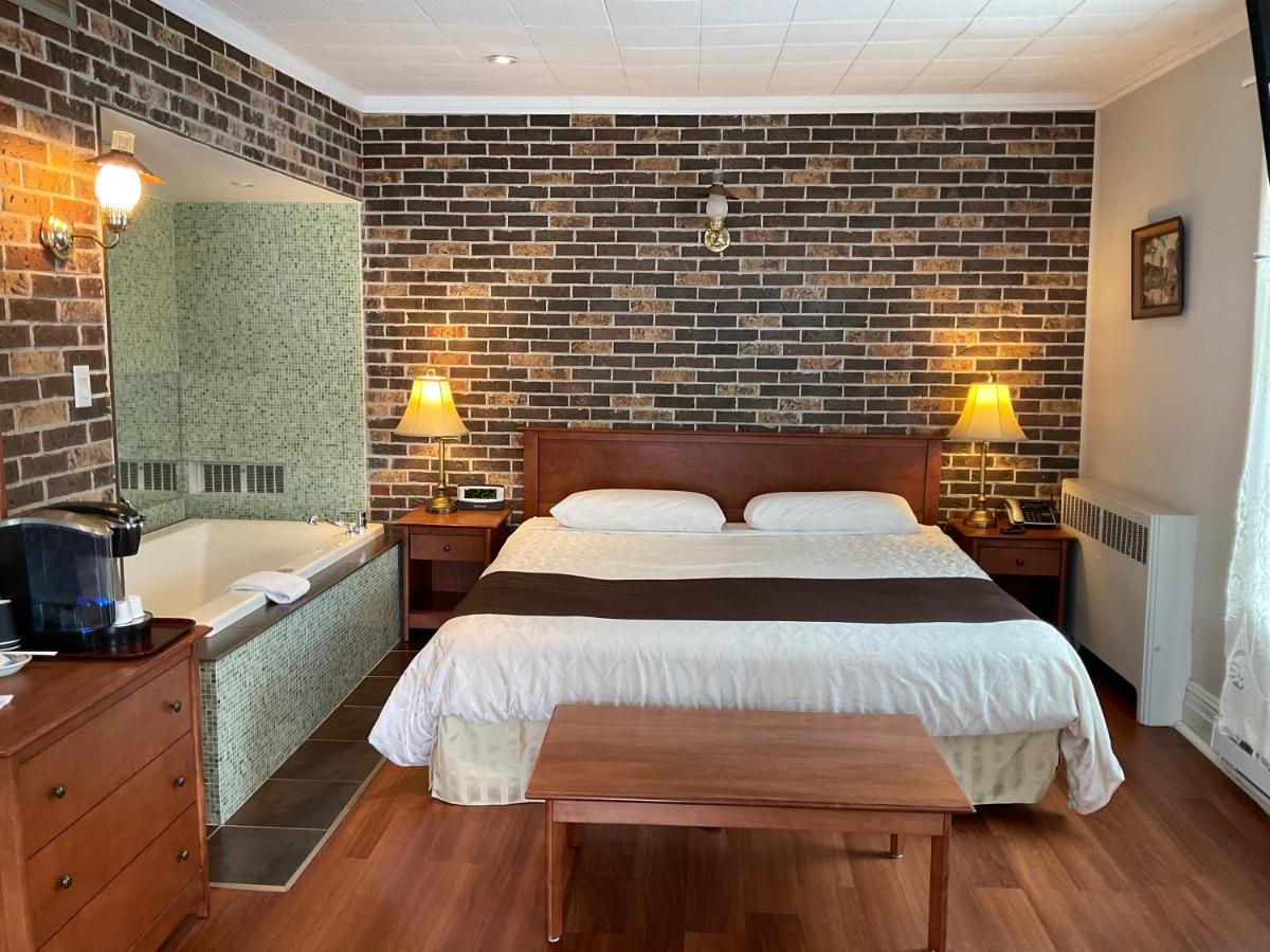 Motel & Hotel La Paysanne Σέρμπρουκ Εξωτερικό φωτογραφία