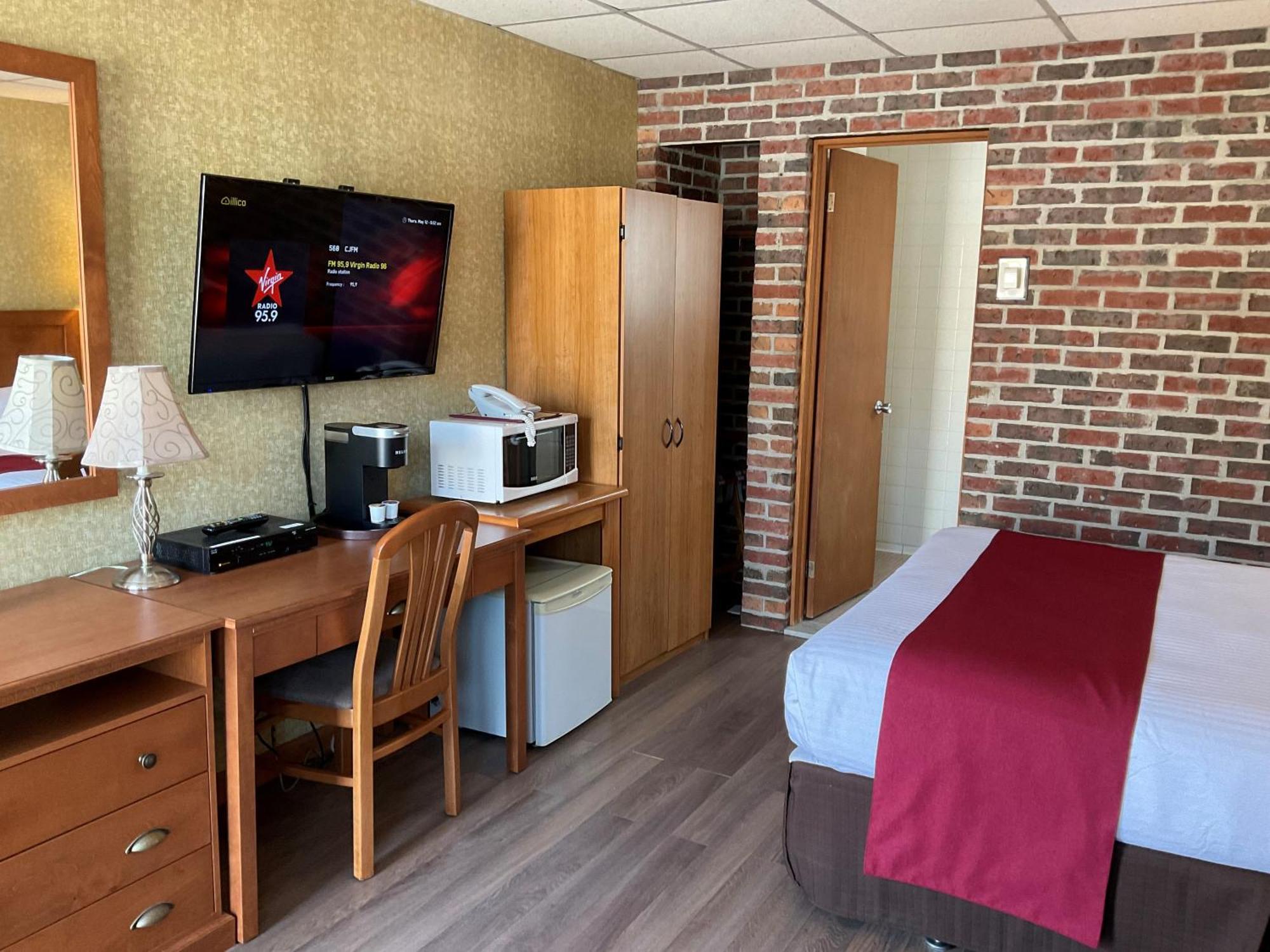 Motel & Hotel La Paysanne Σέρμπρουκ Εξωτερικό φωτογραφία