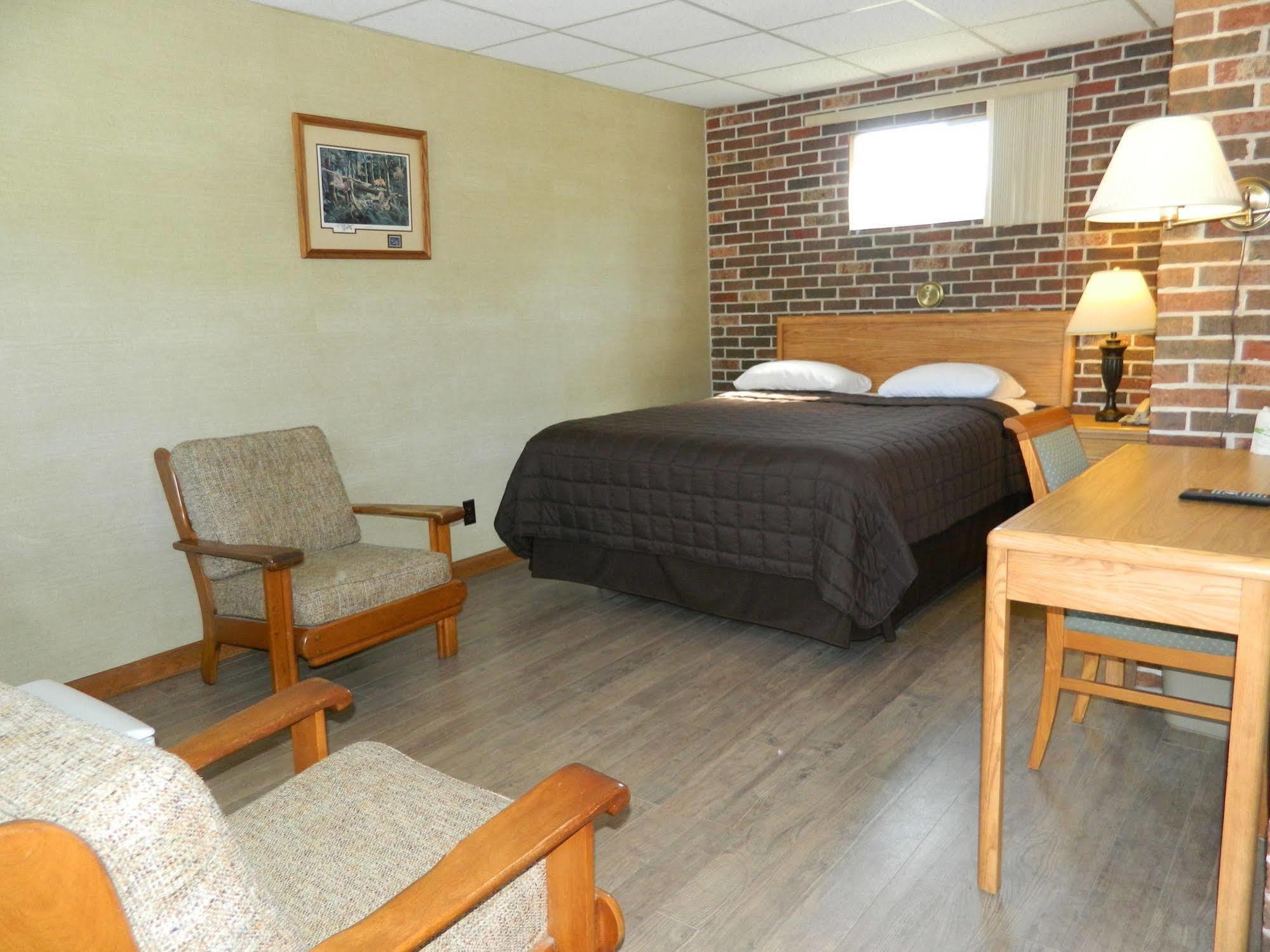 Motel & Hotel La Paysanne Σέρμπρουκ Εξωτερικό φωτογραφία